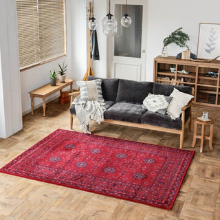 ヴィンテージのラグをお手本に、細かい柄や風合いを機械織りで表現しました。