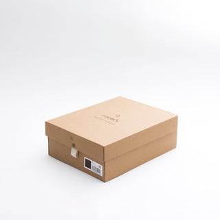 きちんとしたボックス入りなのでプレゼントにもオススメです。