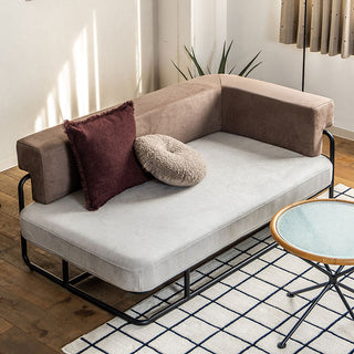 丸みを帯びたフォルムにシックなバイカラーの組み合わせは洗練されたモダンな印象を演出します。