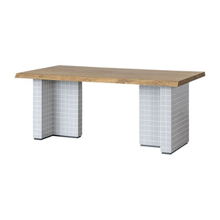 脚と天板を自由に選んで自分好みのテーブルを作ることが可能なソリットシリーズ。