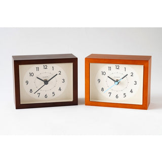 カラー展開はダークブラウンとカフェブラウンの2色をご用意。