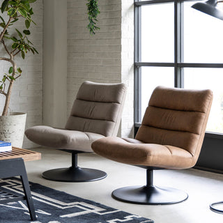 左：リサイクルレザーキャメル　右：リサイクルレザーブラック