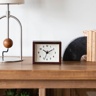 ひのきの柔らかな木目が落ち着いた印象に。